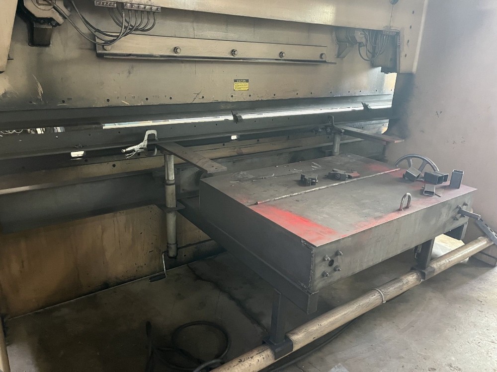 200 Ton, Standard Industrial #AB200-12, hydraulic press brake, 12' overall, 126" between housing, 6" stroke - Image 5