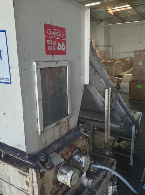 Shred-Tech #ST-50, dual shaft shredder, 21" x 50", dual 25 HP motors, 1-1/4" cutters, conveyor, control - Image 2