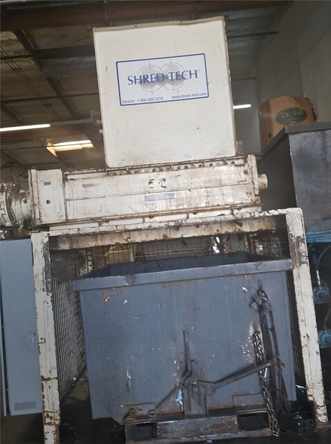 Shred-Tech #ST-50, dual shaft shredder, 21" x 50", dual 25 HP motors, 1-1/4" cutters, conveyor, control - Image 6