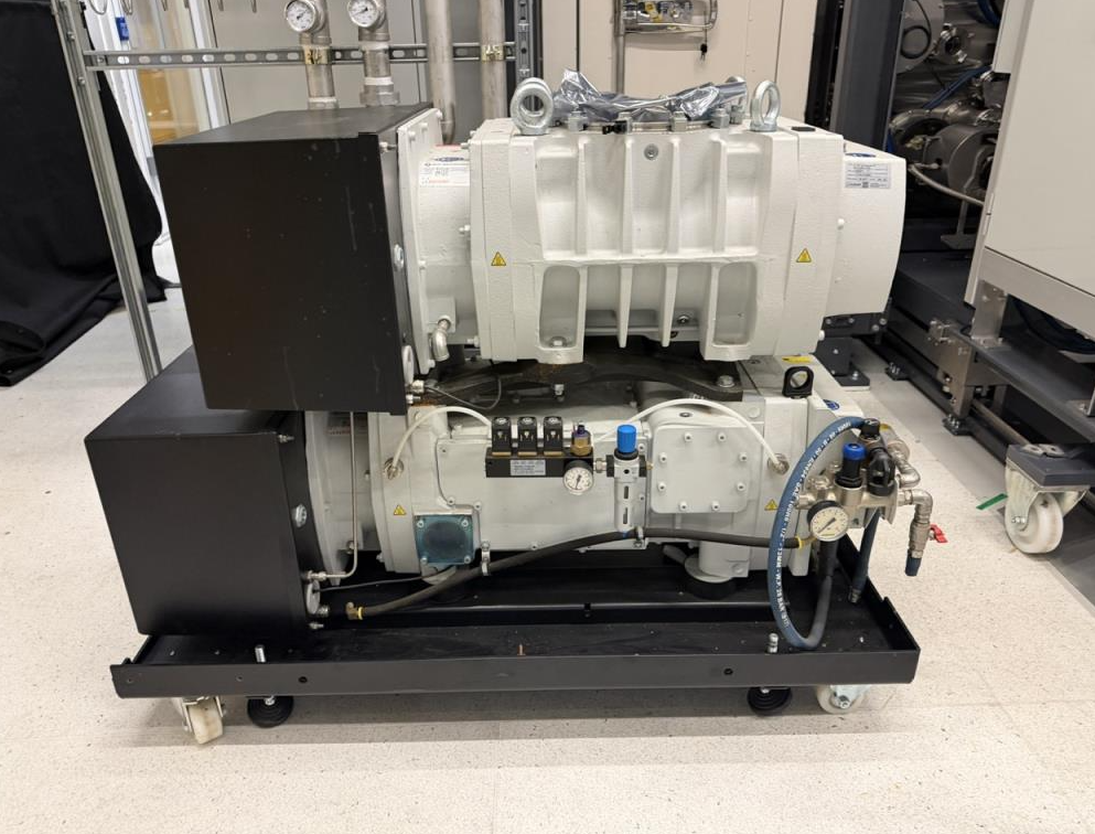 2017 Leybold Vacuum Pump Package V 135C Grundpumpe V 135B - Image 1