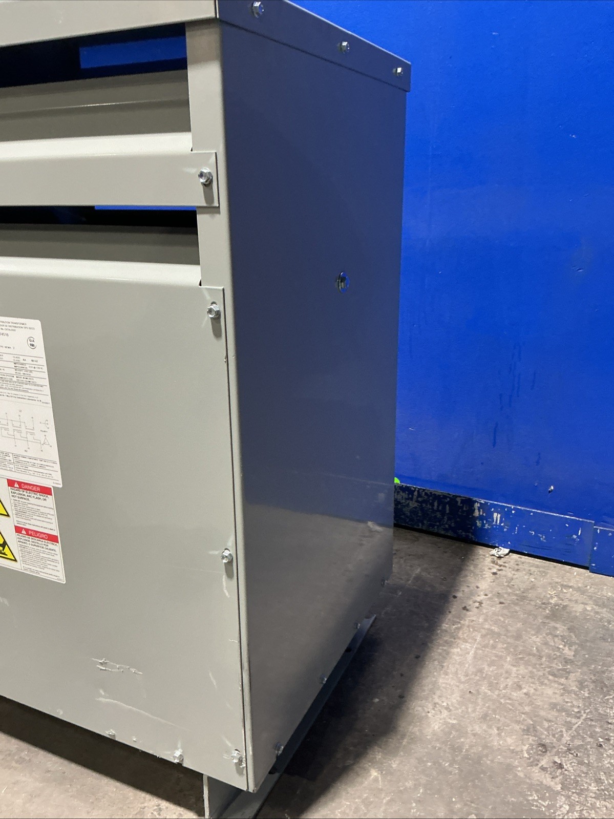 45 KVA 480 Delta Primary, 208Y/120 Secondary, Eaton V48M28T4516, Dry Type Transformer, 3PH, 60 Hz (2 - Image 4