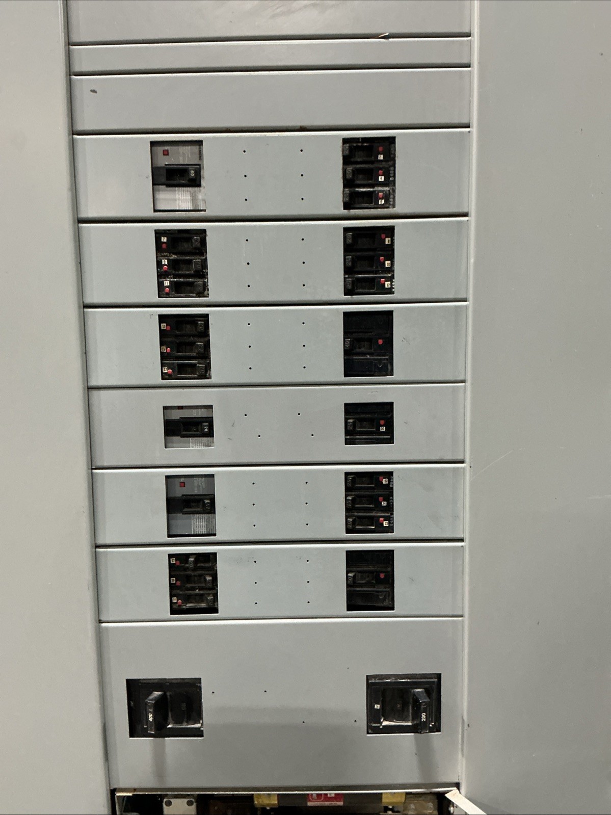 600 Amps, ITE V7H3606MS, Switchboard, 480Y/277 Volts, 3PH, 400 HP, 24 breakers, 3 fuses - Image 6