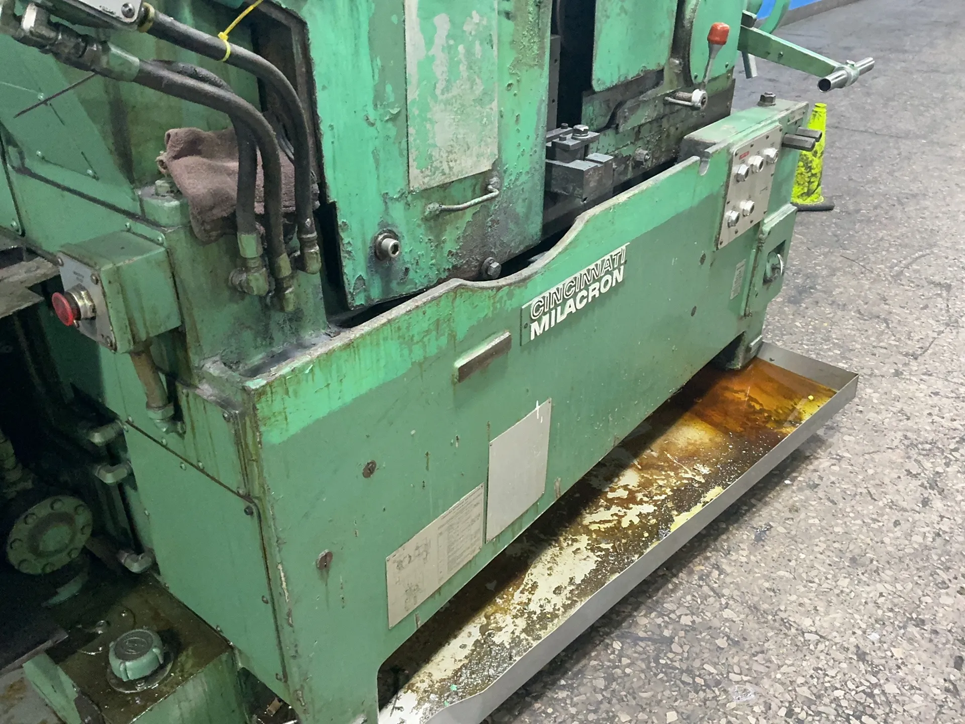 Cincinnati Milacron #CINCO-15-DR, centerless grinder, 2 grinding wheels, control box, 460 V., 3 Ph. - Image 6
