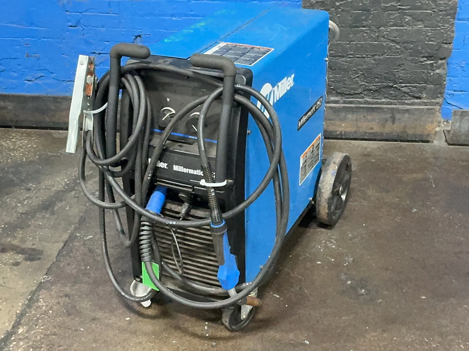 Miller #MILLERMATIC-252, welder, 300 Amps, gun, 230/460/575 V., 1 Ph., 60 Hz. - Image 1