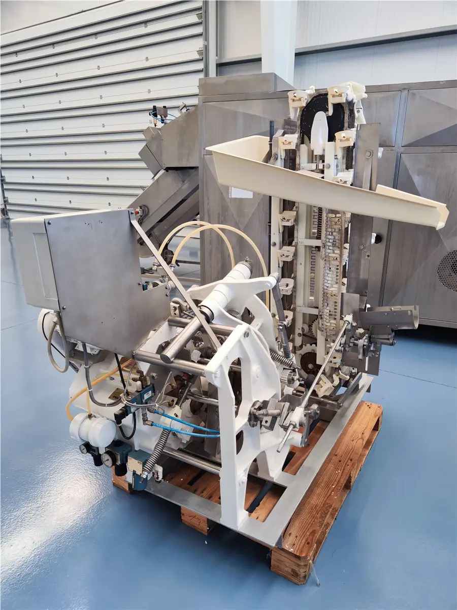 FMC #CT-800, torque halver pitter for peaches, 800 kg/h, 82 pieces/minute (9 available) - Image 3