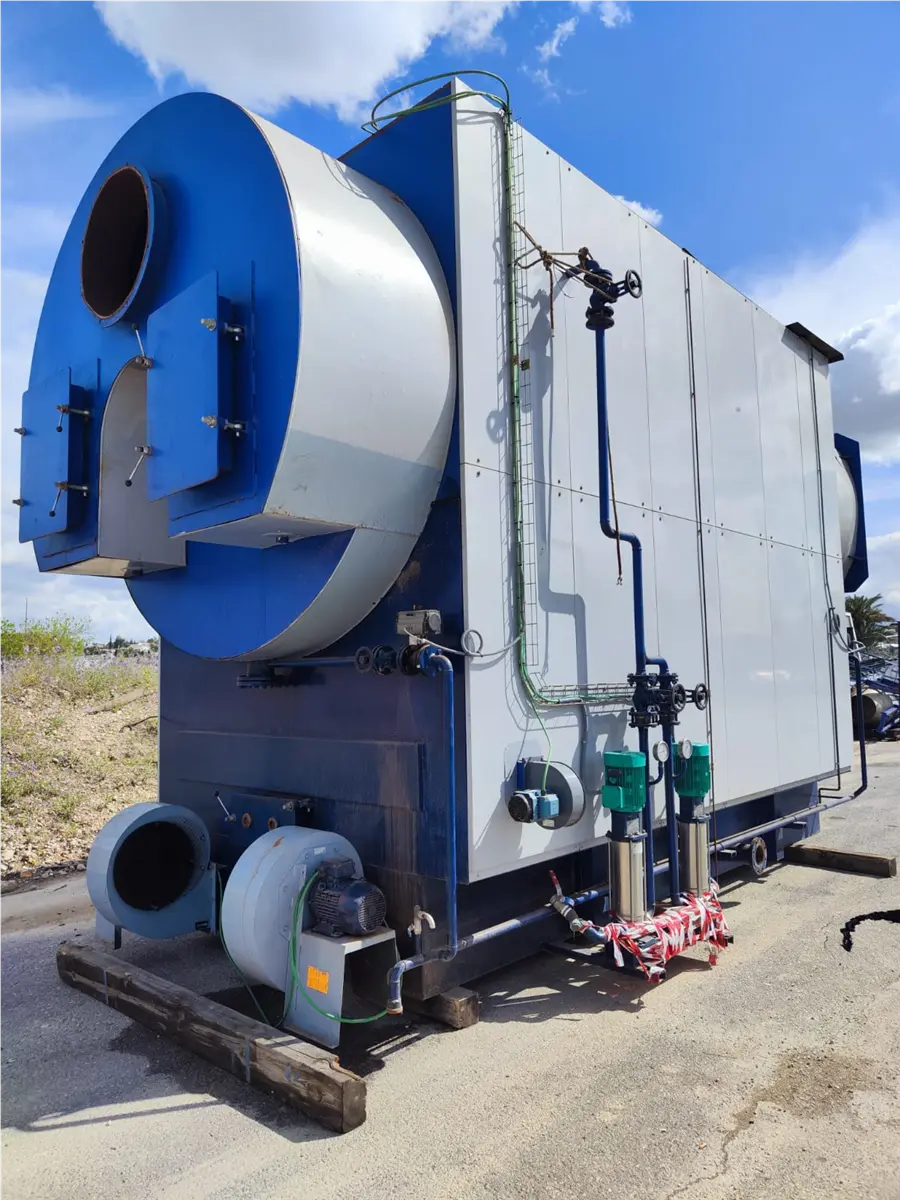 320 HP Sincal, biomass steam boiler, 11023 lbs/hr steam (5000 kg/h), pellet burner, w/ vertical water pump - Image 1