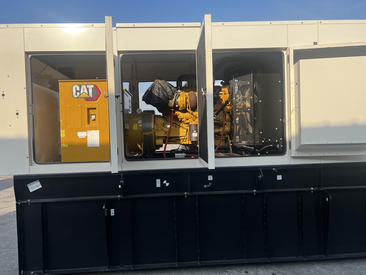 400 KW Caterpillar #C13, Diesel Generator Set, 480 Volts, 621 HP @ 1800 RPM, circuit breaker, sound - Image 10